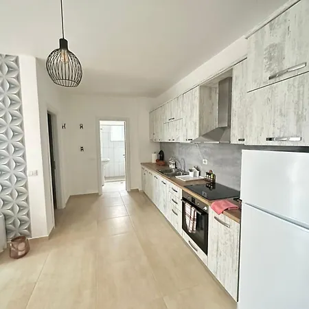 شقة Eva Apartament's ساراندا