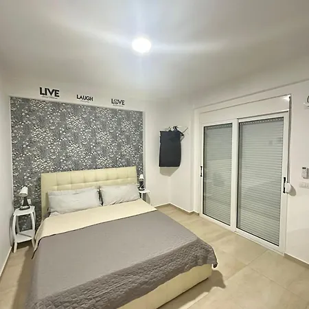 Eva Apartament's Apartment Sarande